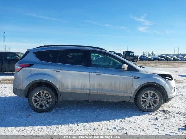 1FMCU9GD0JUC95573 Ford ESCAPE SE