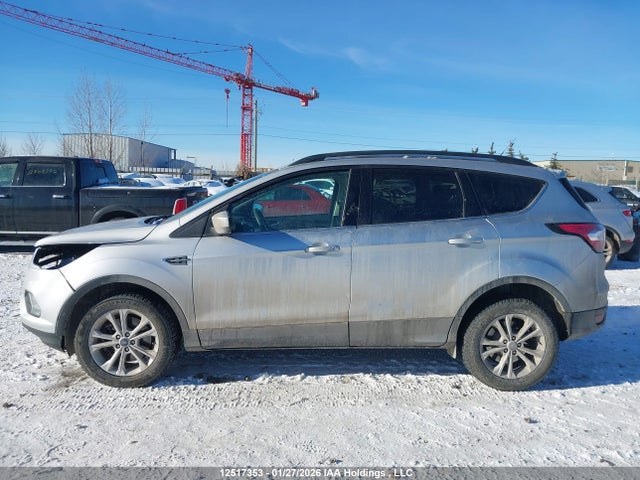 1FMCU9GD0JUC95573 Ford ESCAPE SE