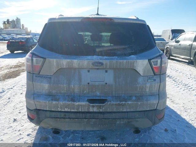 1FMCU9GD0JUC95573 Ford ESCAPE SE