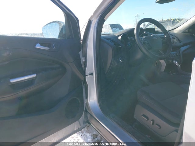 1FMCU9GD0JUC95573 Ford ESCAPE SE