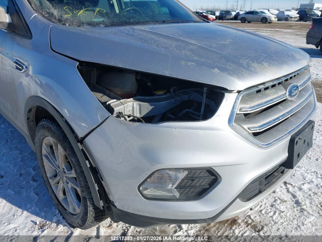 1FMCU9GD0JUC95573 Ford ESCAPE SE