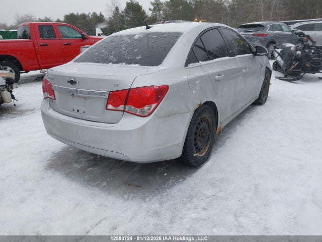 1G1PC5SB2E7337990 Chevrolet Cruze 1lt