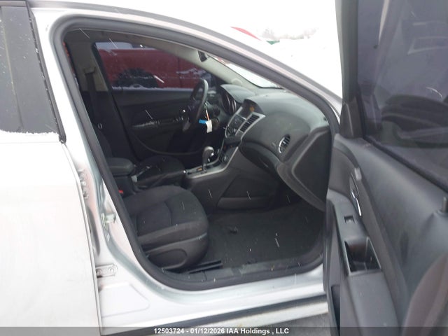 1G1PC5SB2E7337990 Chevrolet Cruze 1lt