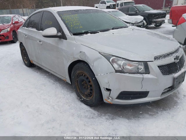 1G1PC5SB2E7337990 Chevrolet Cruze 1lt