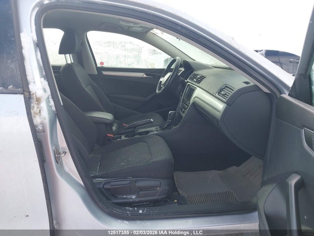 Продажа на аукционе авто 2018 Volkswagen Passat S/r-line, vin: 1VWAA7A30JC035072, номер лота: 12517355