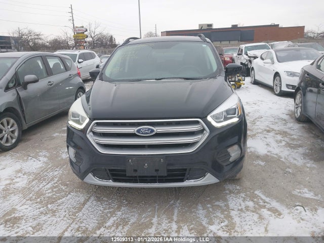 1FMCU0GD8HUA16893 Ford ESCAPE SE