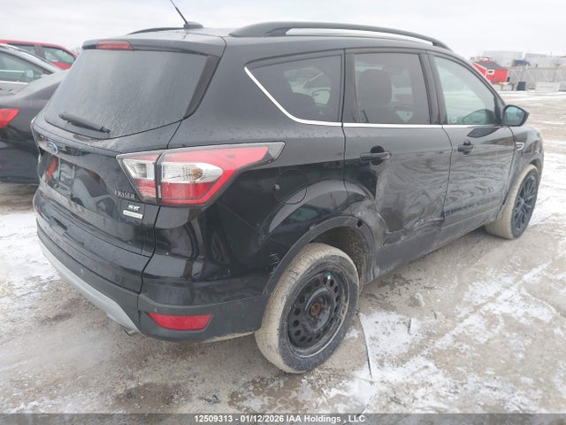 1FMCU0GD8HUA16893 Ford ESCAPE SE