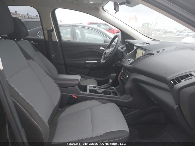 1FMCU0GD8HUA16893 Ford ESCAPE SE