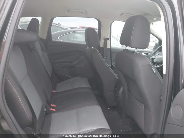 1FMCU0GD8HUA16893 Ford ESCAPE SE