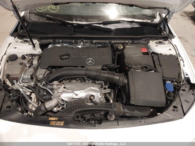 W1K3F4HB4NJ374417 Mercedes-Benz A 250 4matic