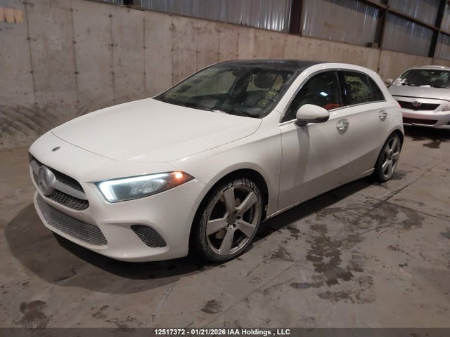 W1K3F4HB4NJ374417 Mercedes-Benz A 250 4matic