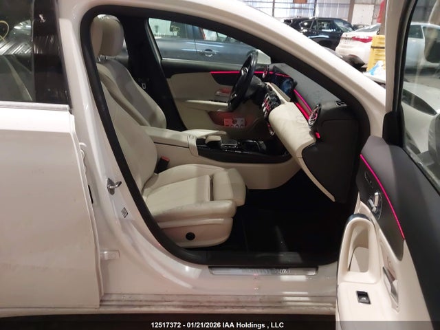 W1K3F4HB4NJ374417 Mercedes-Benz A 250 4matic