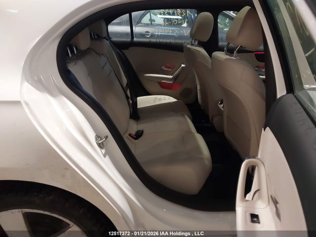 W1K3F4HB4NJ374417 Mercedes-Benz A 250 4matic