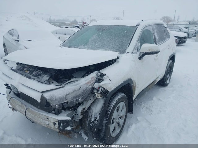 2T3B1RFV3MC208857 Toyota RAV4 LE