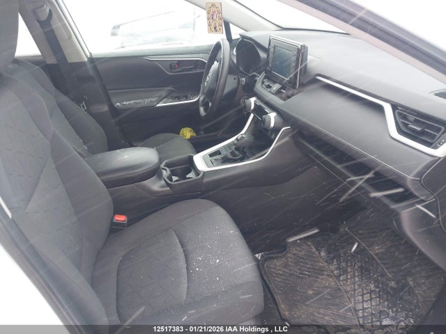 2T3B1RFV3MC208857 Toyota RAV4 LE