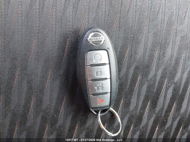 5N1AT2MV4HC894149 Nissan Rogue S/sl Platinum/sv