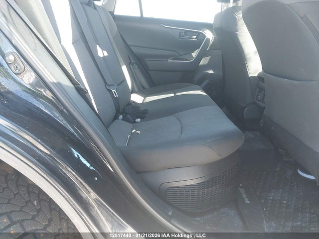 2T3BWRFV4LW077257 Toyota RAV4 LE