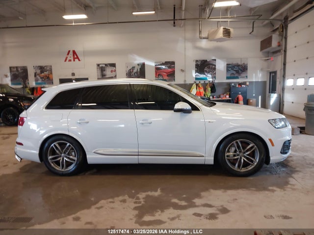 WA1WAAF75HD007672 Audi Q7 Technik S-line
