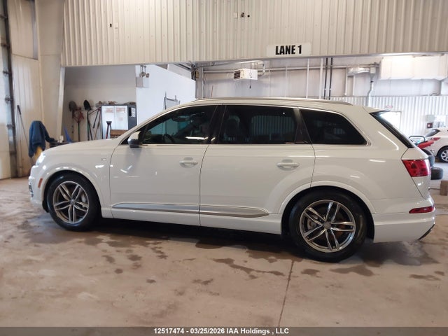 WA1WAAF75HD007672 Audi Q7 Technik S-line