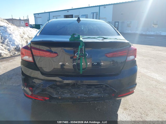 KMHD84LF9KU801003 Hyundai Elantra Luxury