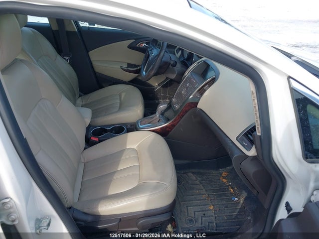1G4PT5SV3F4151231 Buick Verano