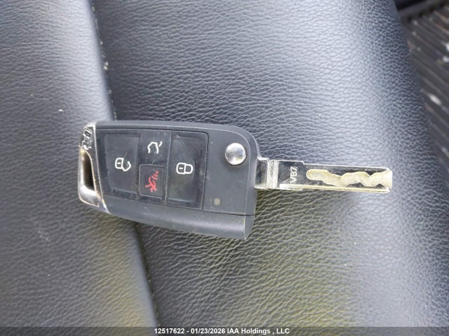 WVWLF7AU6GW213077 Volkswagen Golf R