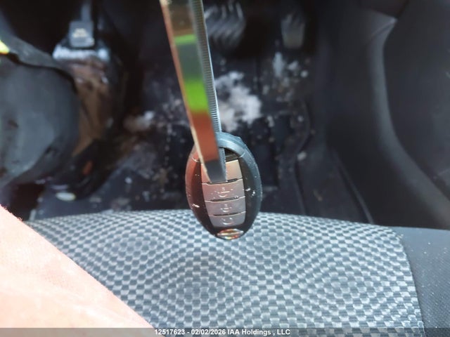 JN1BJ1CP4HW033695 Nissan QASHQAI