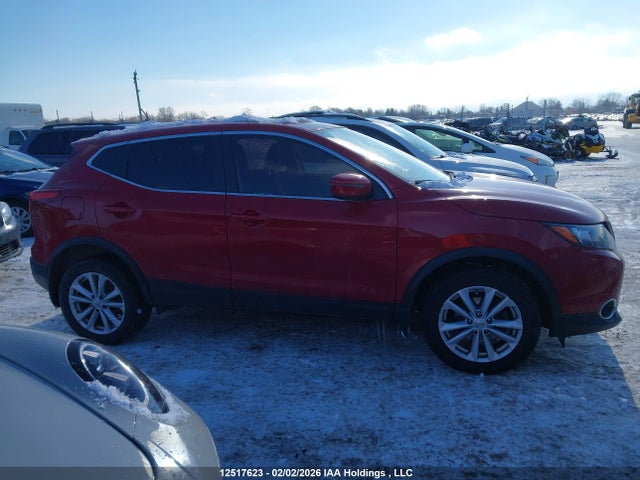 JN1BJ1CP4HW033695 Nissan QASHQAI