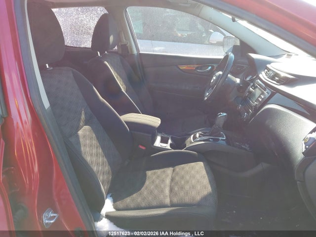 JN1BJ1CP4HW033695 Nissan QASHQAI