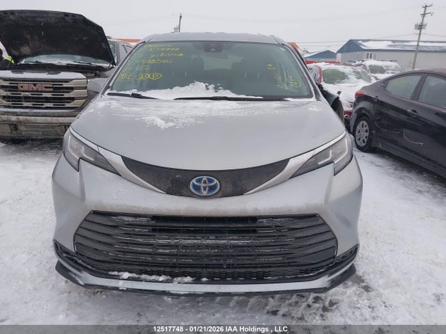 5TDGRKEC3NS088940 Toyota Sienna Le 8-passenger