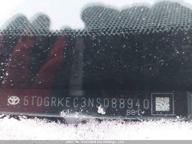 5TDGRKEC3NS088940 Toyota Sienna Le 8-passenger