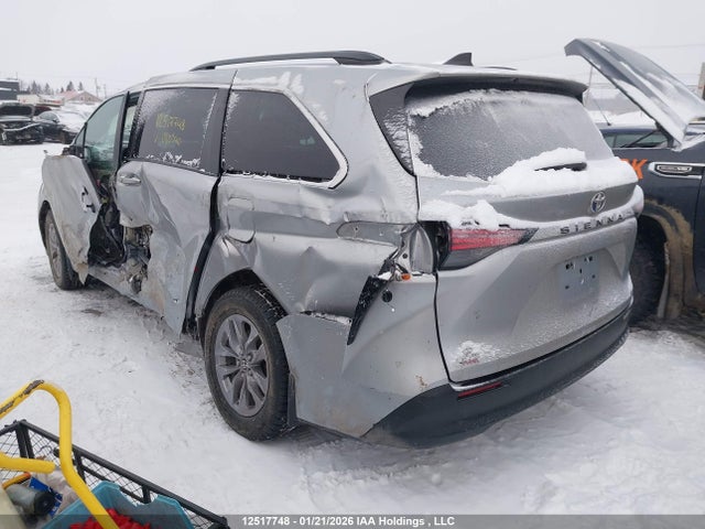5TDGRKEC3NS088940 Toyota Sienna Le 8-passenger