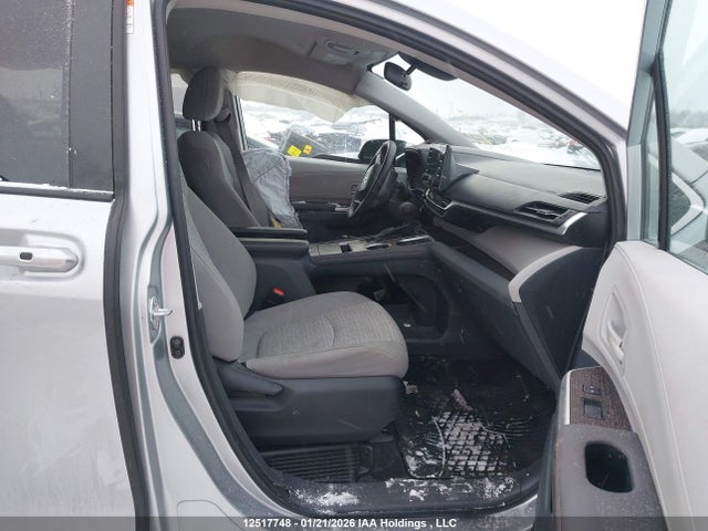 5TDGRKEC3NS088940 Toyota Sienna Le 8-passenger