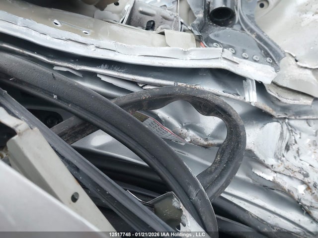 5TDGRKEC3NS088940 Toyota Sienna Le 8-passenger