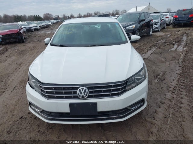 12517865 :رقم المزاد ، 1VWAS7A32GC056592 vin ، 2016 Volkswagen Passat مزاد بيع