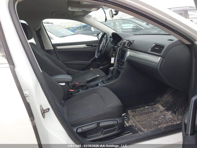 12517865 :رقم المزاد ، 1VWAS7A32GC056592 vin ، 2016 Volkswagen Passat مزاد بيع