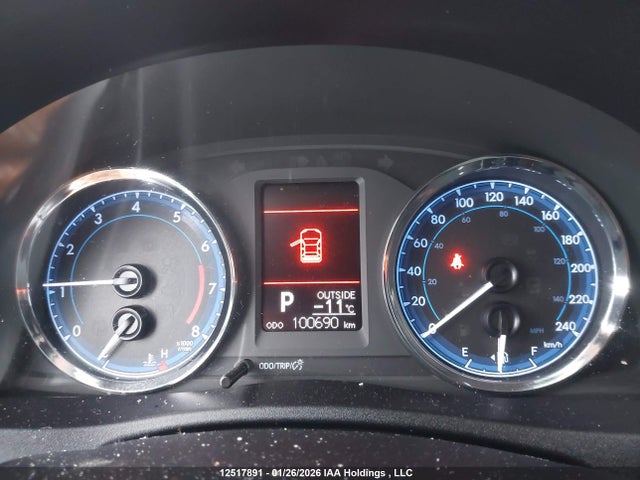 2T1BURHE1KC244105 Toyota COROLLA LE