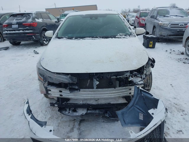 5YFBPMBE6NP362738 Toyota COROLLA LE