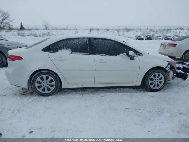 5YFBPMBE6NP362738 Toyota COROLLA LE
