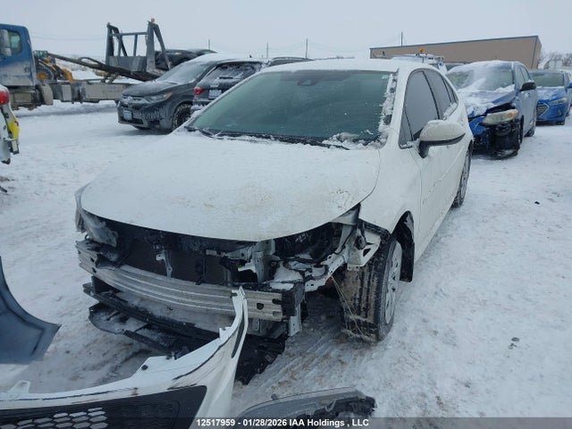 5YFBPMBE6NP362738 Toyota COROLLA LE