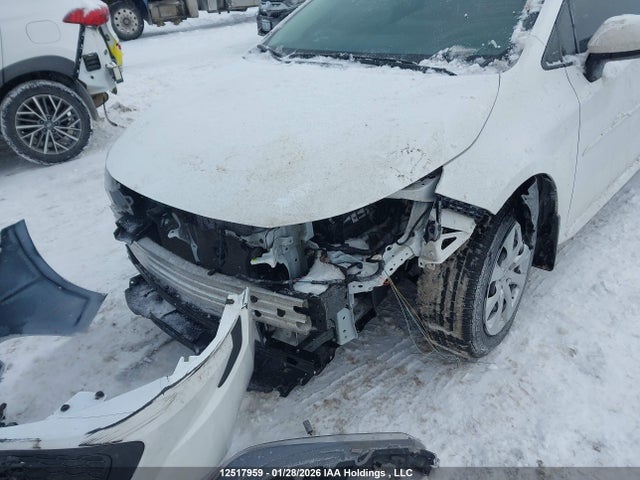 5YFBPMBE6NP362738 Toyota COROLLA LE