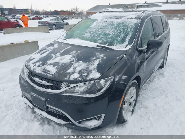 2C4RC1EG0JR203813 Chrysler Pacifica Touring L Plus