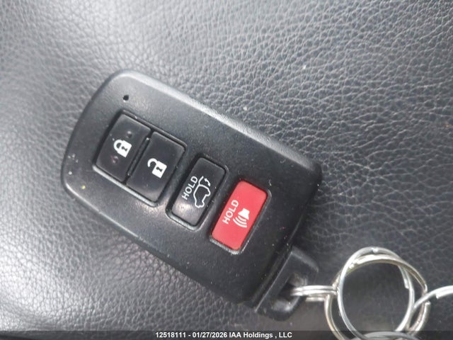 2T3JFREV7JW736538 Toyota RAV4 SE