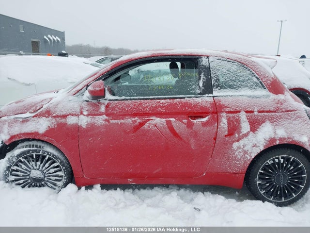 ZFAFFAA48RX220207 Fiat 500e Red