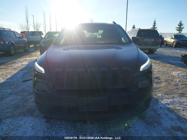 1C4PJMAB8GW352964 Jeep Cherokee Sport