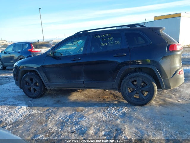 1C4PJMAB8GW352964 Jeep Cherokee Sport