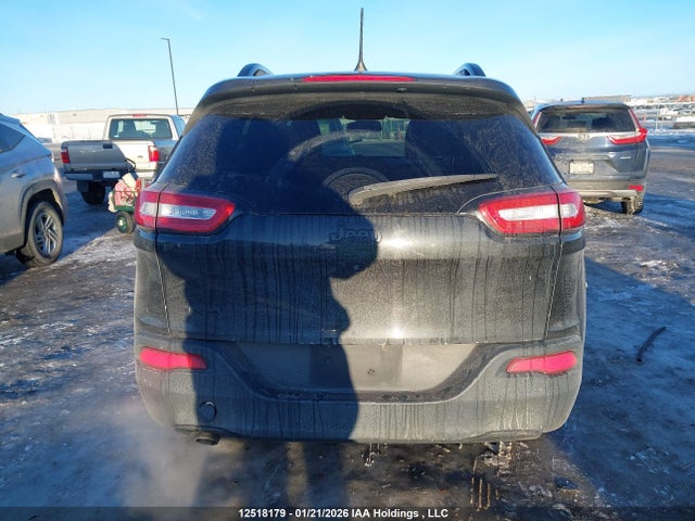 1C4PJMAB8GW352964 Jeep Cherokee Sport