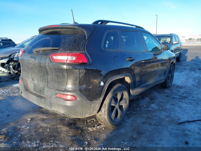 1C4PJMAB8GW352964 Jeep Cherokee Sport