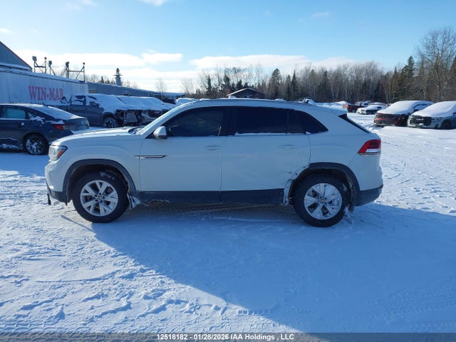 2021 Volkswagen Atlas Cross Sport მანქანა იყიდება აუქციონზე, vin: 1V2GC2CAXMC223381, აუქციონის ნომერი: 12518182