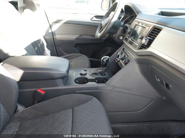 2021 Volkswagen Atlas Cross Sport მანქანა იყიდება აუქციონზე, vin: 1V2GC2CAXMC223381, აუქციონის ნომერი: 12518182